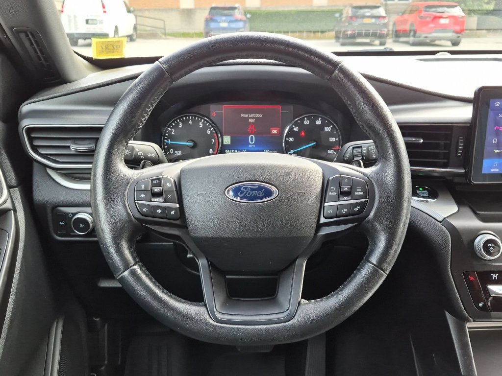 Used 2020 Ford Explorer XLT w/ Equipment Group 202A AWD/4WD image 15