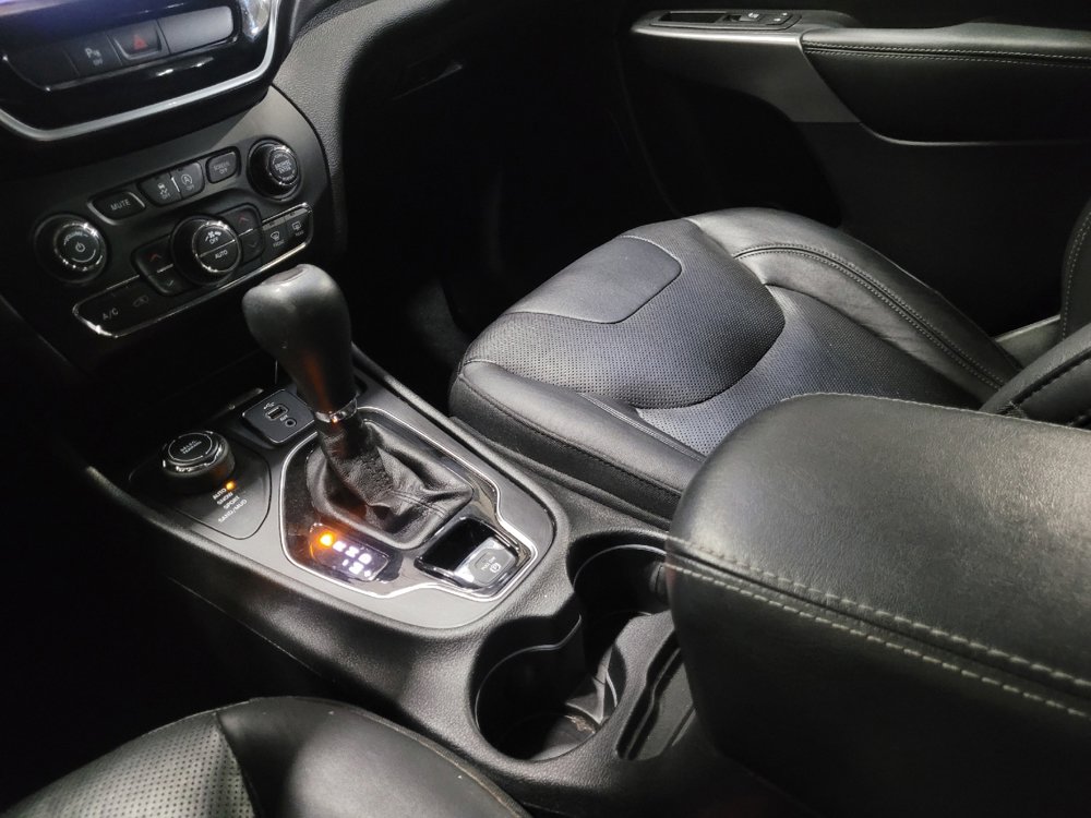 Used 2019 Jeep Cherokee Limited AWD/4WD image 26