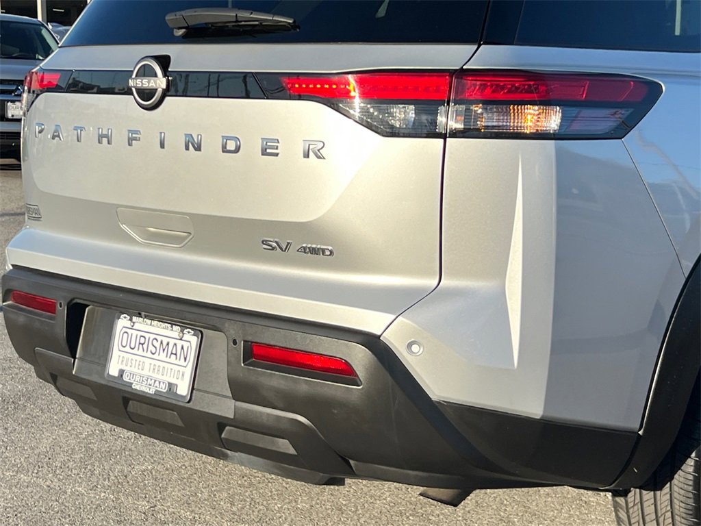 Used 2024 Nissan Pathfinder SV image 6
