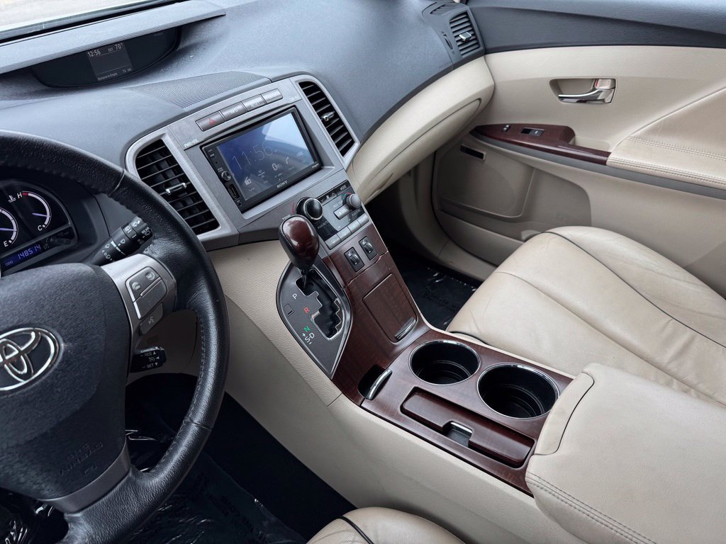 Used 2011 Toyota Venza AWD w/ Premium Pkg #2 image 17