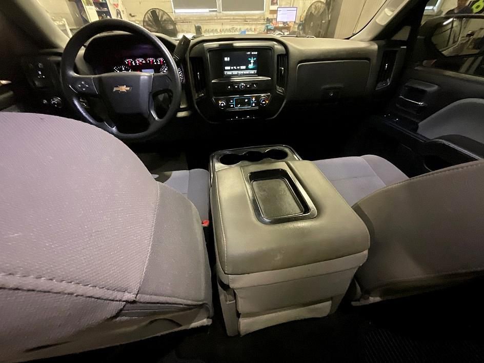 Used 2018 Chevrolet Silverado 1500 Custom w/ Custom Value Package image 3