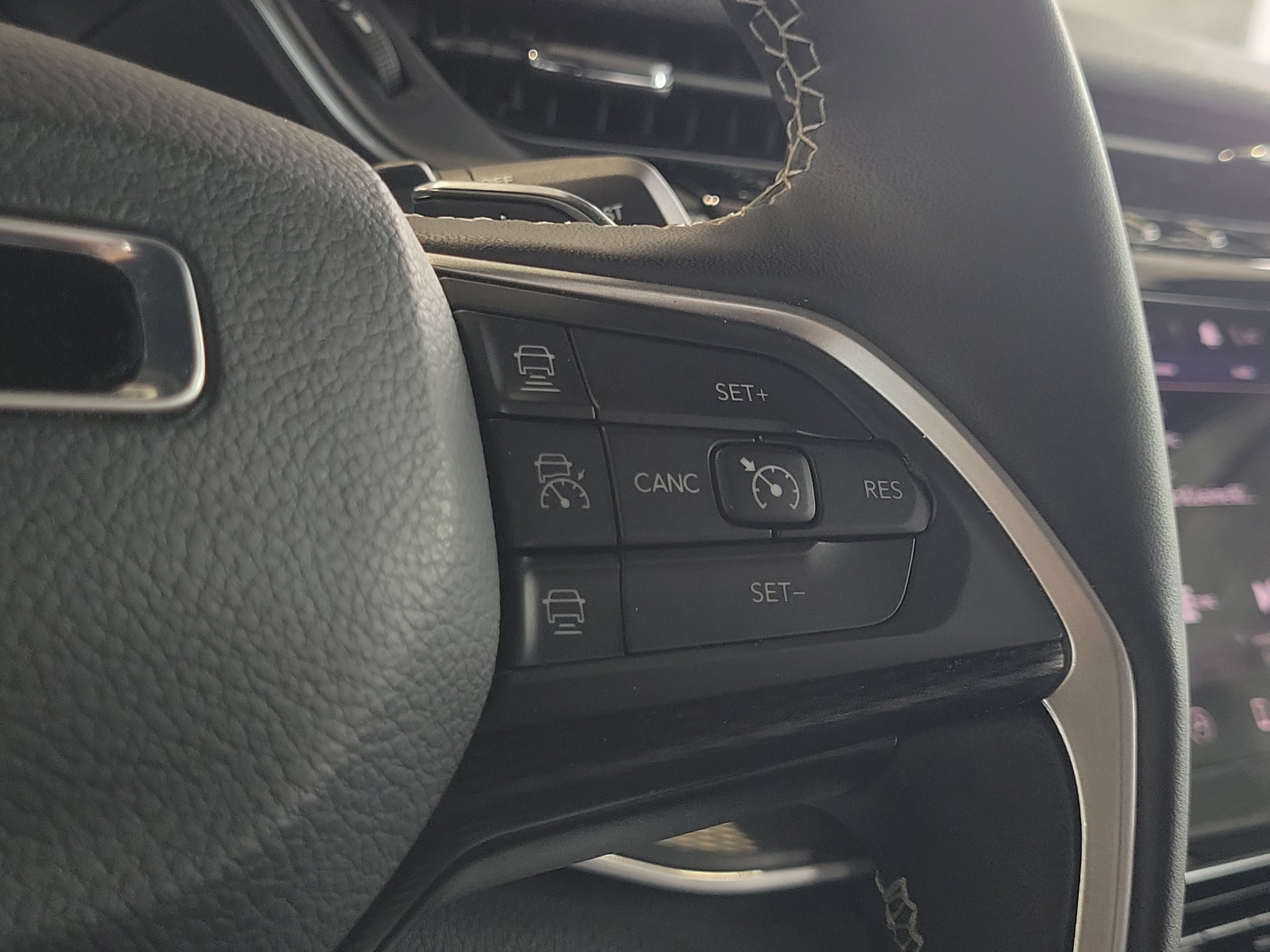 Certified 2025 Jeep Grand Cherokee Altitude RWD image 24