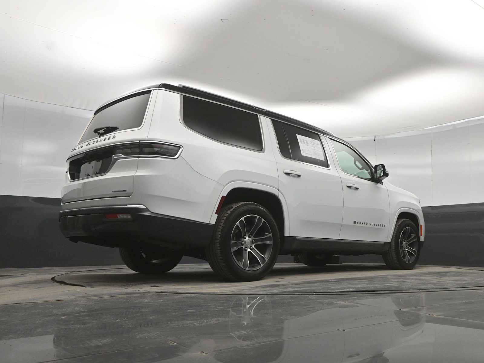 Used 2022 Jeep Grand Wagoneer Series I AWD/4WD image 40