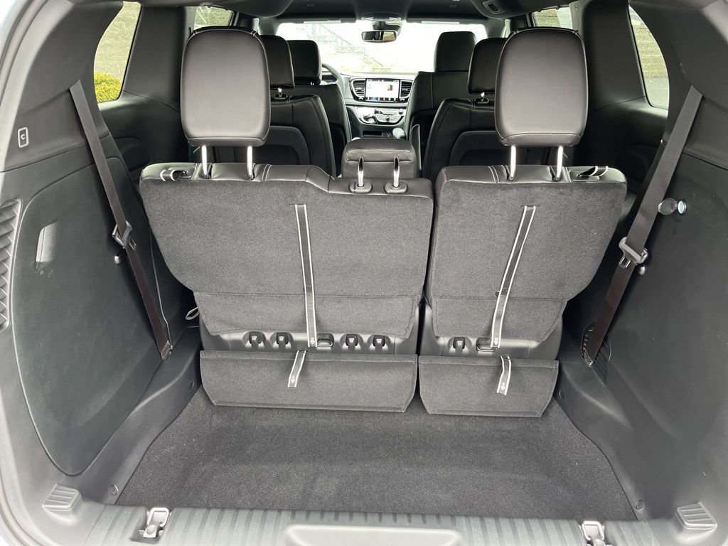 New 2026 Chrysler Pacifica Select image 16