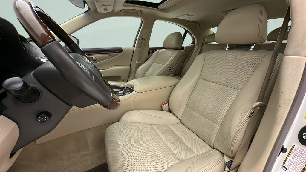Used 2014 Lexus LS 460 AWD w/ Comfort Package image 23