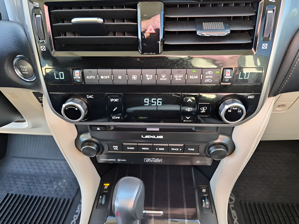 Used 2023 Lexus GX 460 Luxury w/ Sport Design Package AWD/4WD image 47