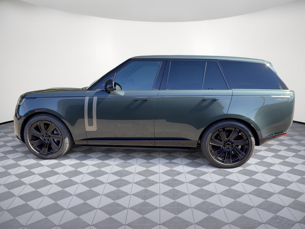Used 2023 Land Rover Range Rover SE AWD/4WD image 2