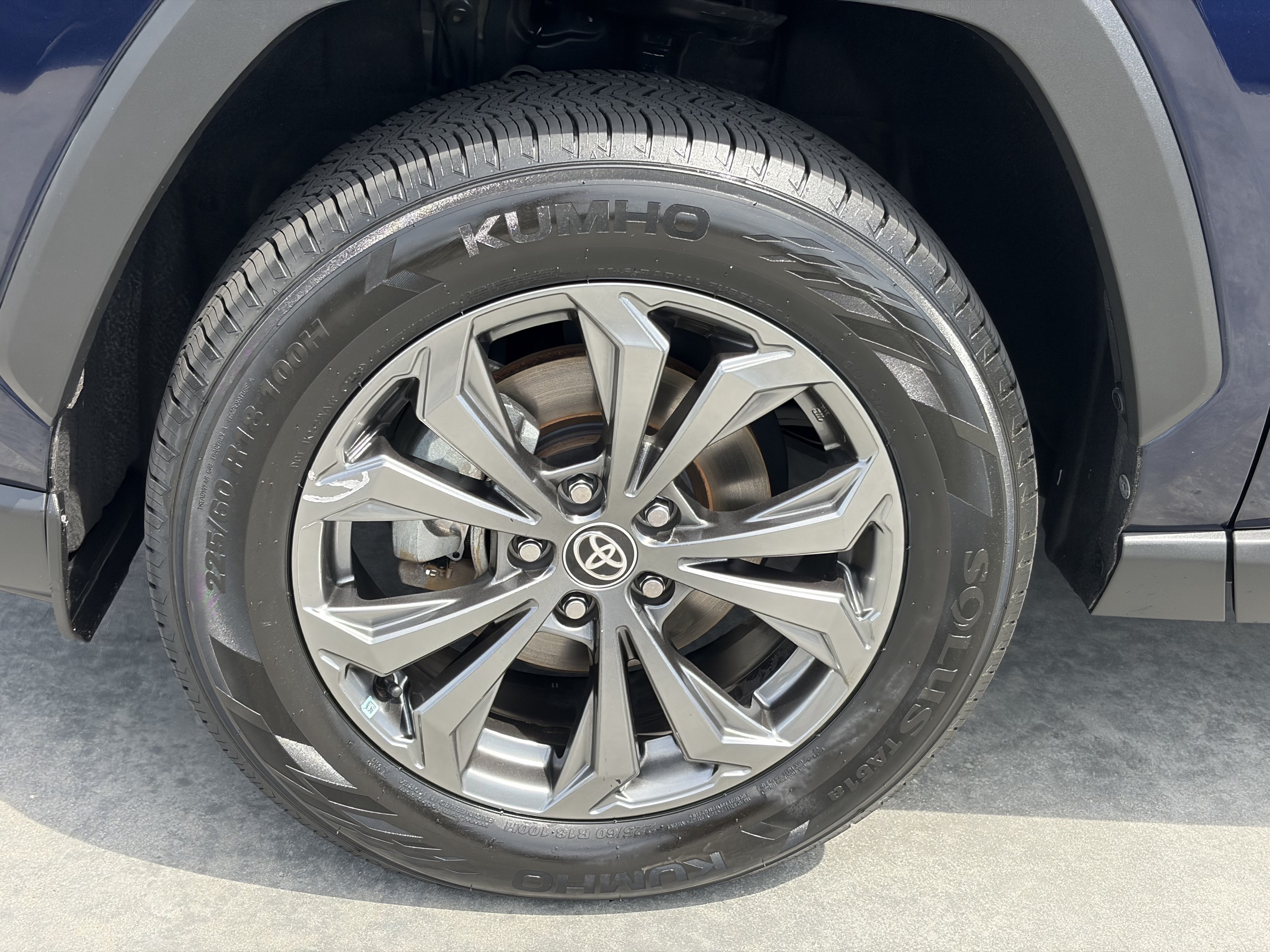 Certified 2022 Toyota RAV4 XLE Premium AWD/4WD image 8