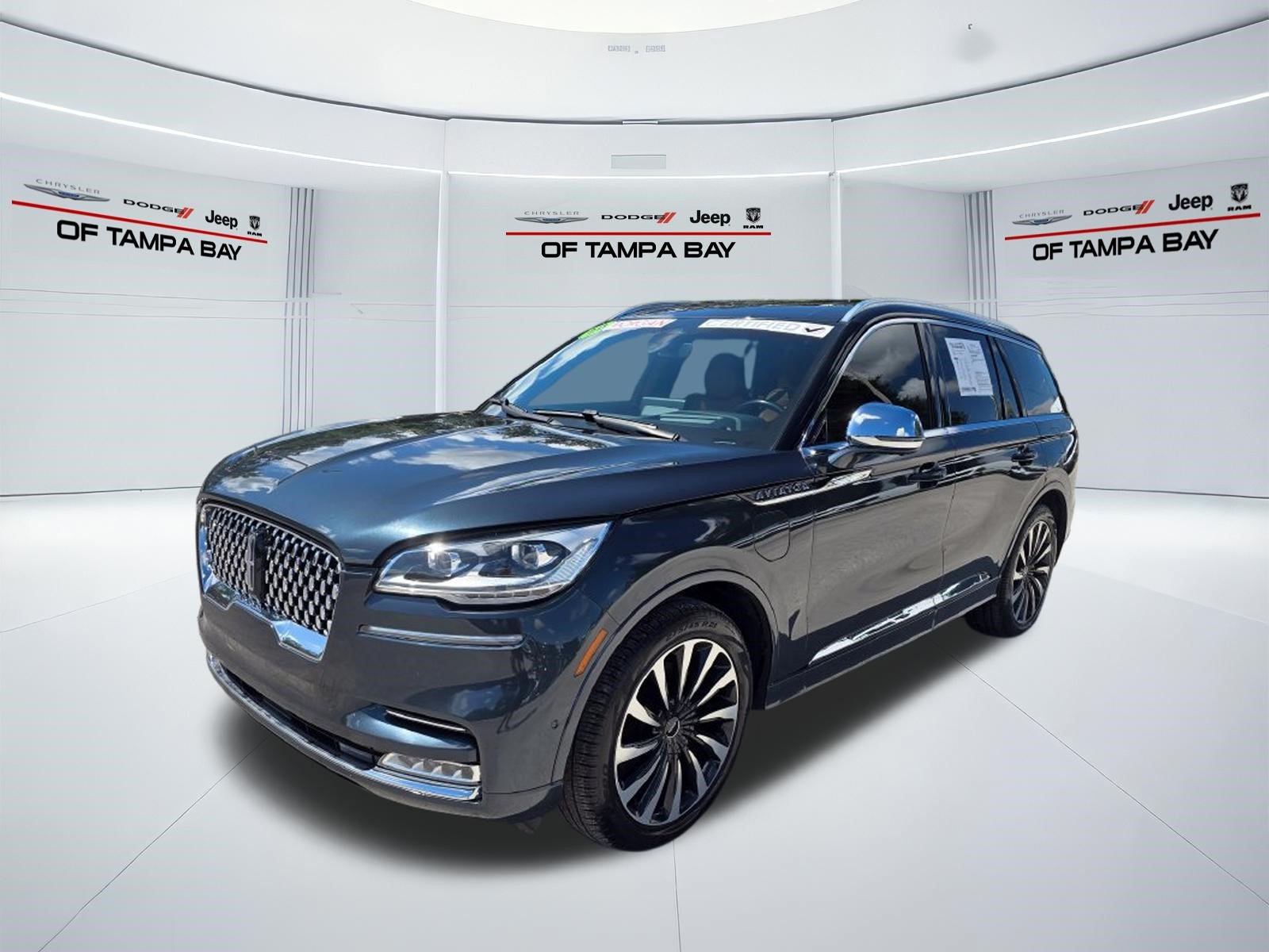 Used 2020 Lincoln Aviator Black Label Grand Touring w/ Class IV Trailer Tow Package AWD/4WD image 2