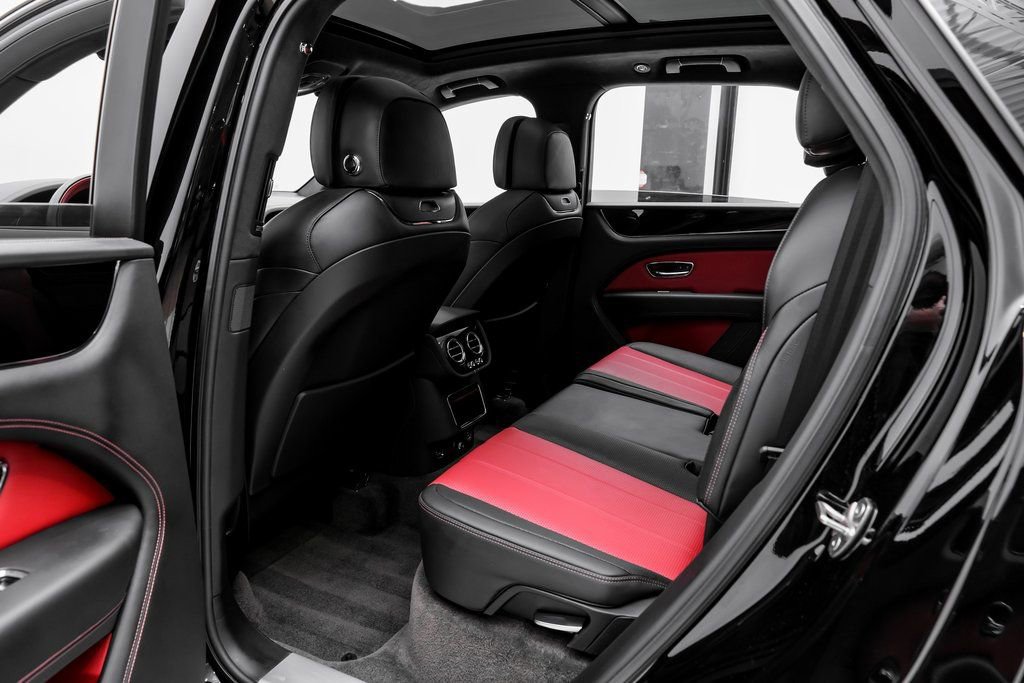 Used 2023 Bentley Bentayga image 42