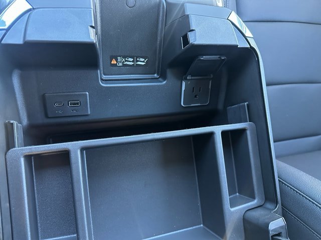 New 2025 GMC Sierra 2500 SLT w/ SLT Premium Package image 39