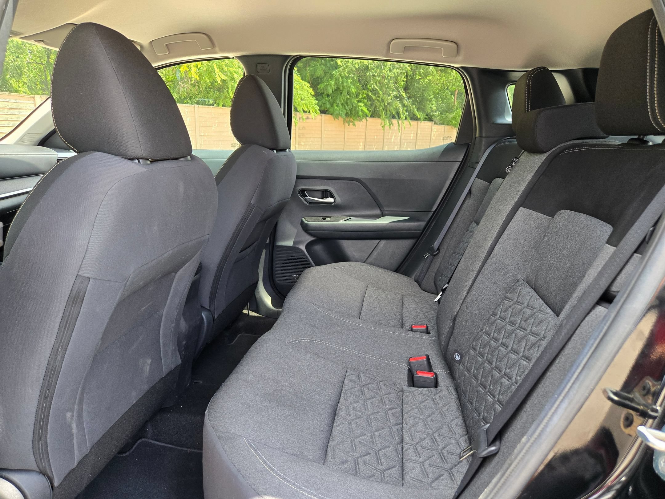 Used 2025 Nissan Kicks SV FWD image 14