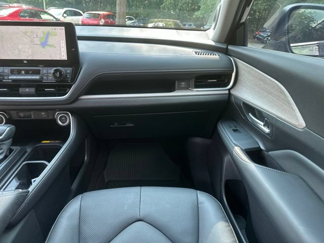 Used 2025 Toyota Grand Highlander AWD Hybrid image 16