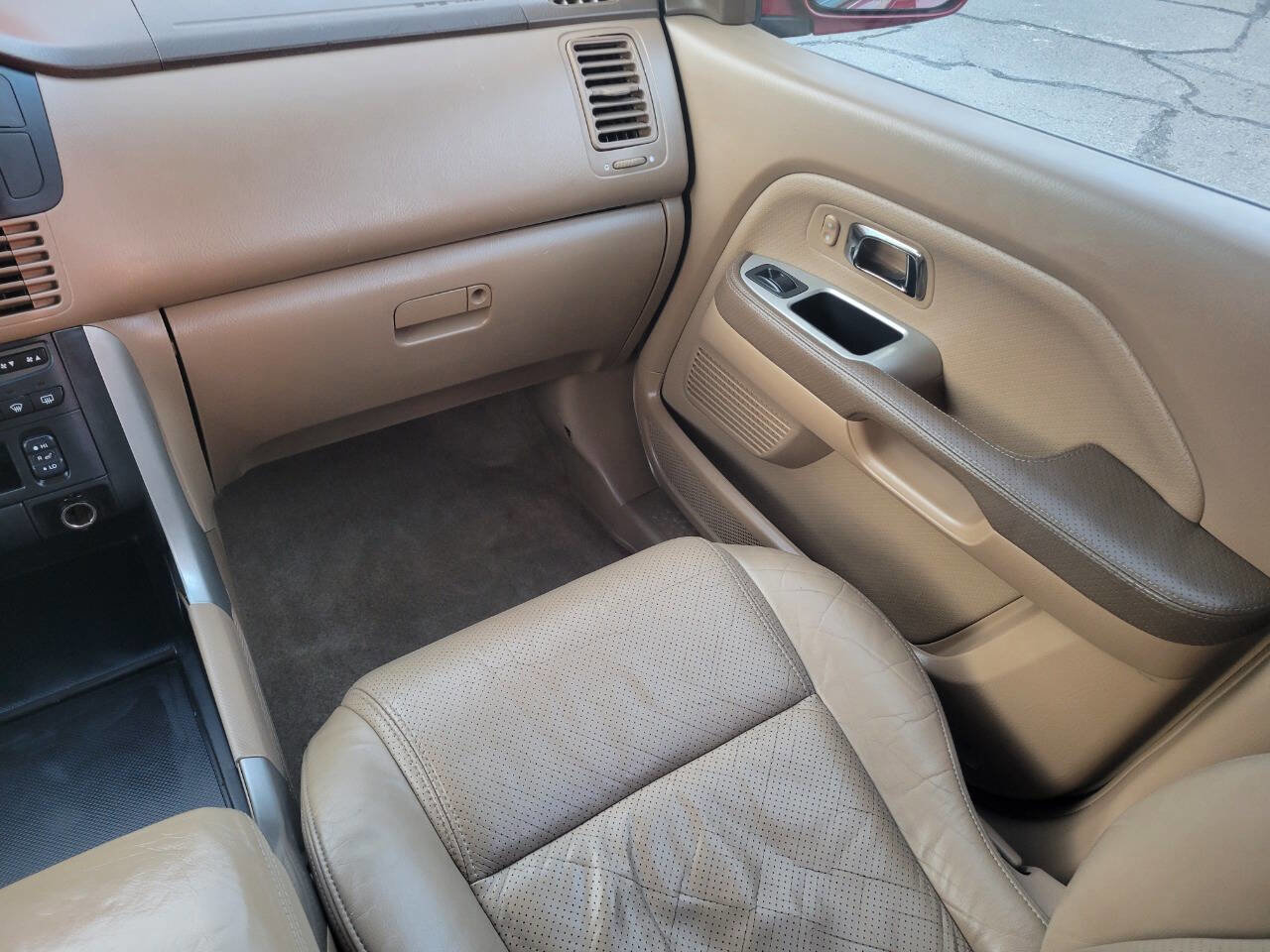 Used 2004 Honda Pilot EX image 22
