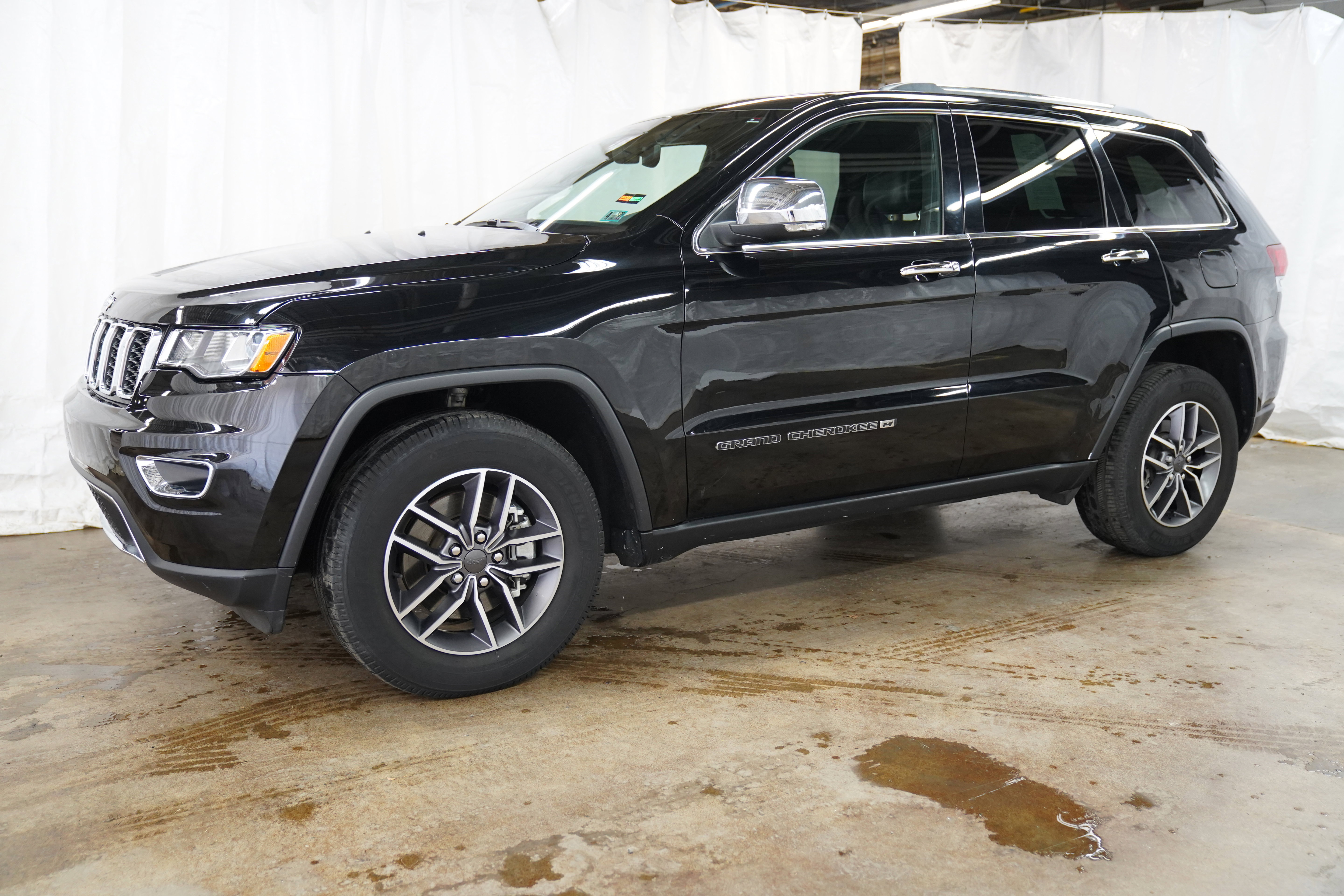 Used 2022 Jeep Grand Cherokee Limited AWD/4WD image 10