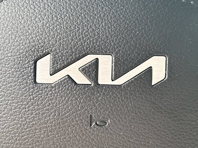 Certified 2023 Kia Telluride EX w/ EX Captain's Chair Package FWD image 5