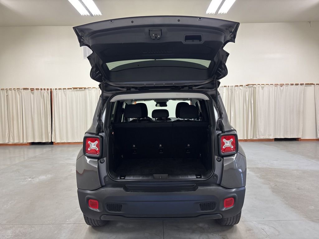 Used 2021 Jeep Renegade Latitude AWD/4WD image 23