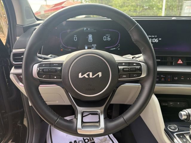 Certified 2025 Kia Sportage EX w/ Premium Package image 14