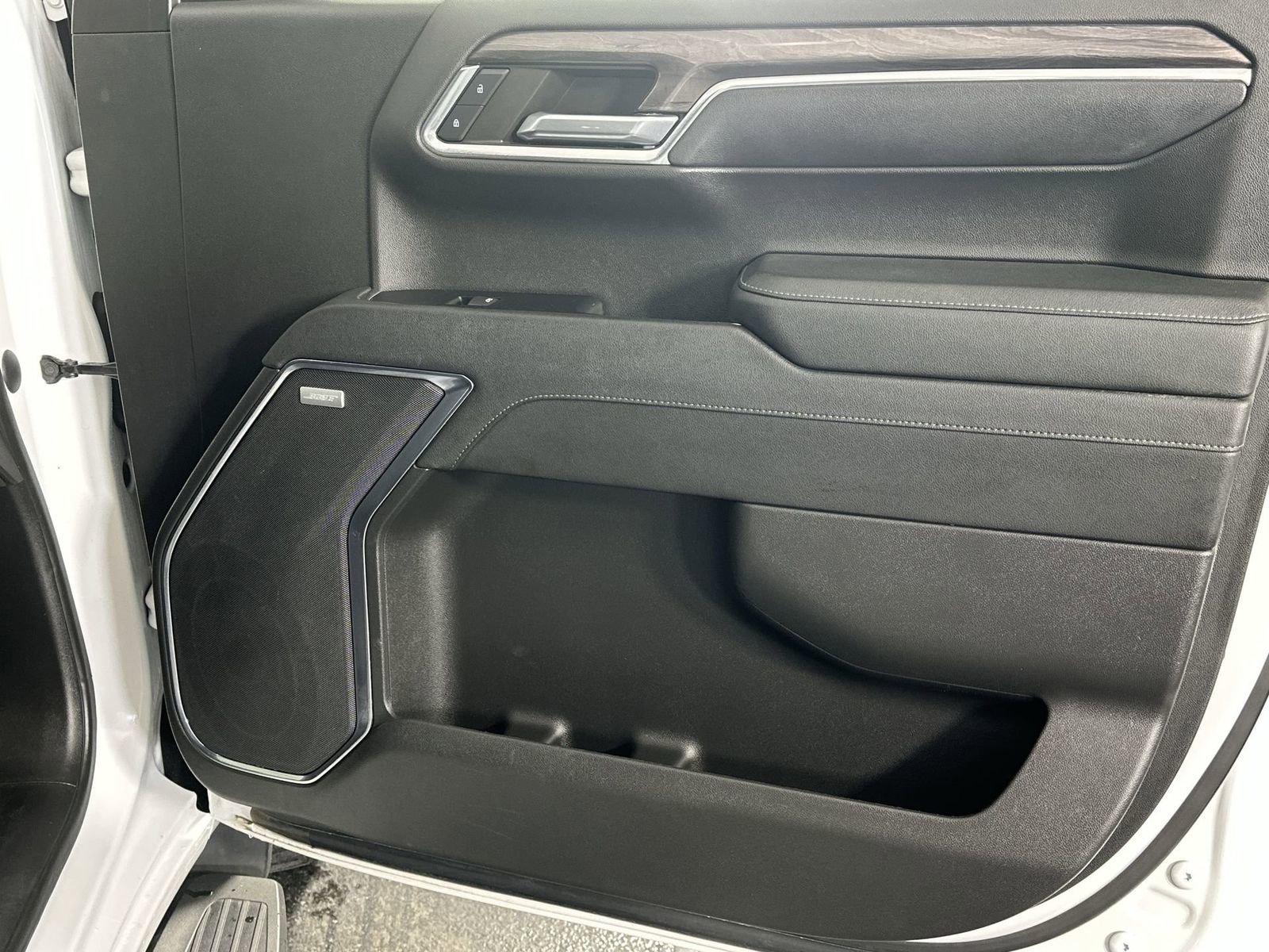 Used 2024 Chevrolet Silverado 1500 LTZ image 33