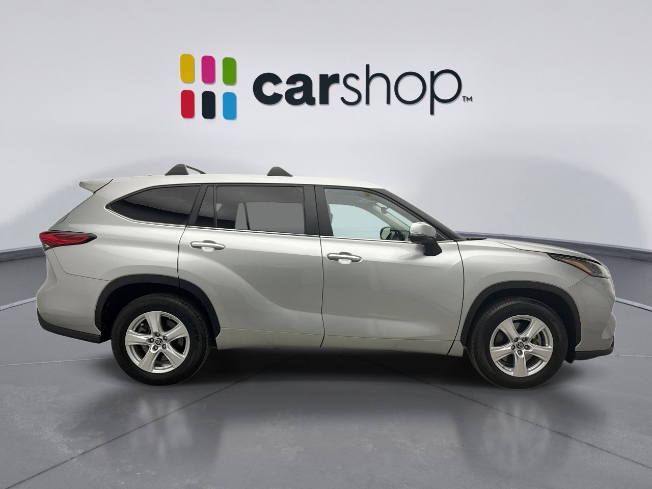 Used 2023 Toyota Highlander LE image 6