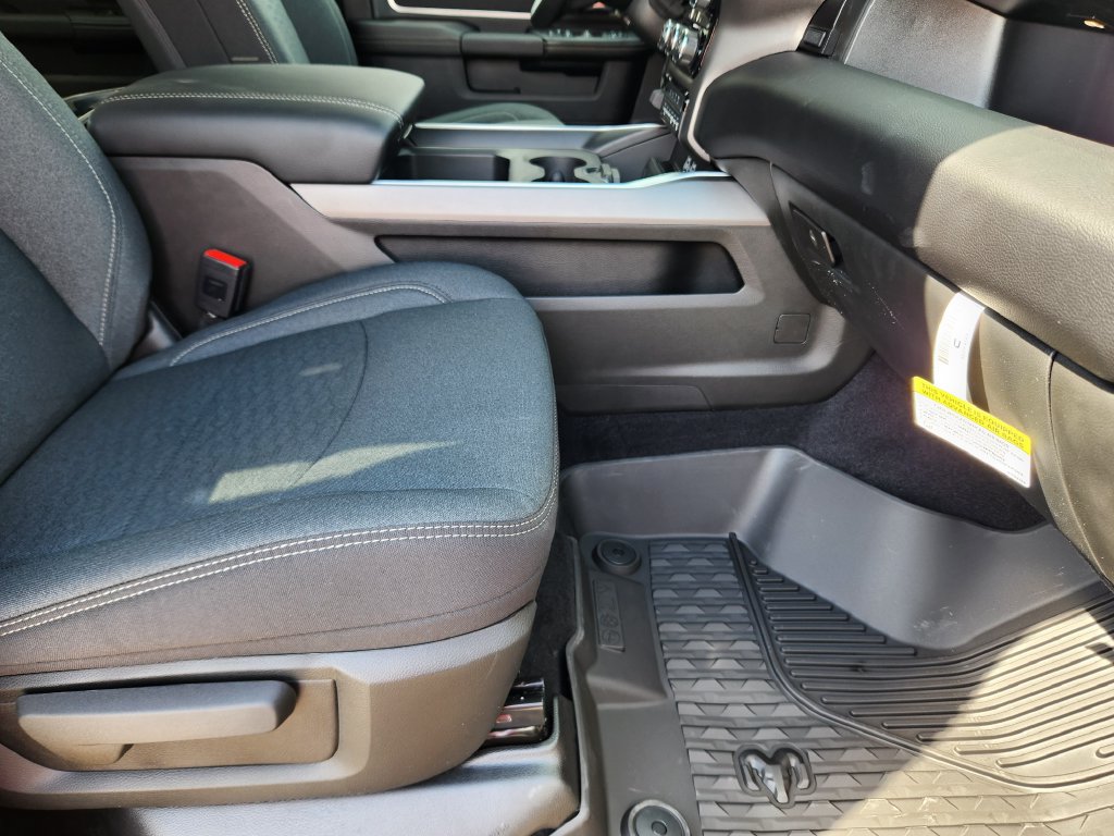 New 2026 RAM 2500 Big Horn AWD/4WD image 15