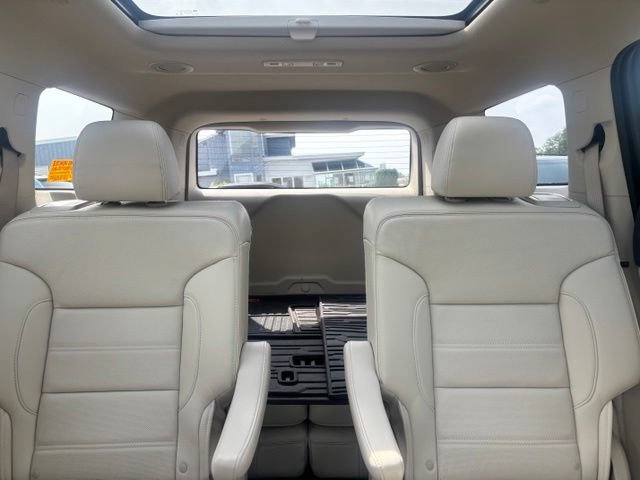 Used 2023 GMC Acadia Denali w/ Denali Ultimate Package AWD/4WD image 12