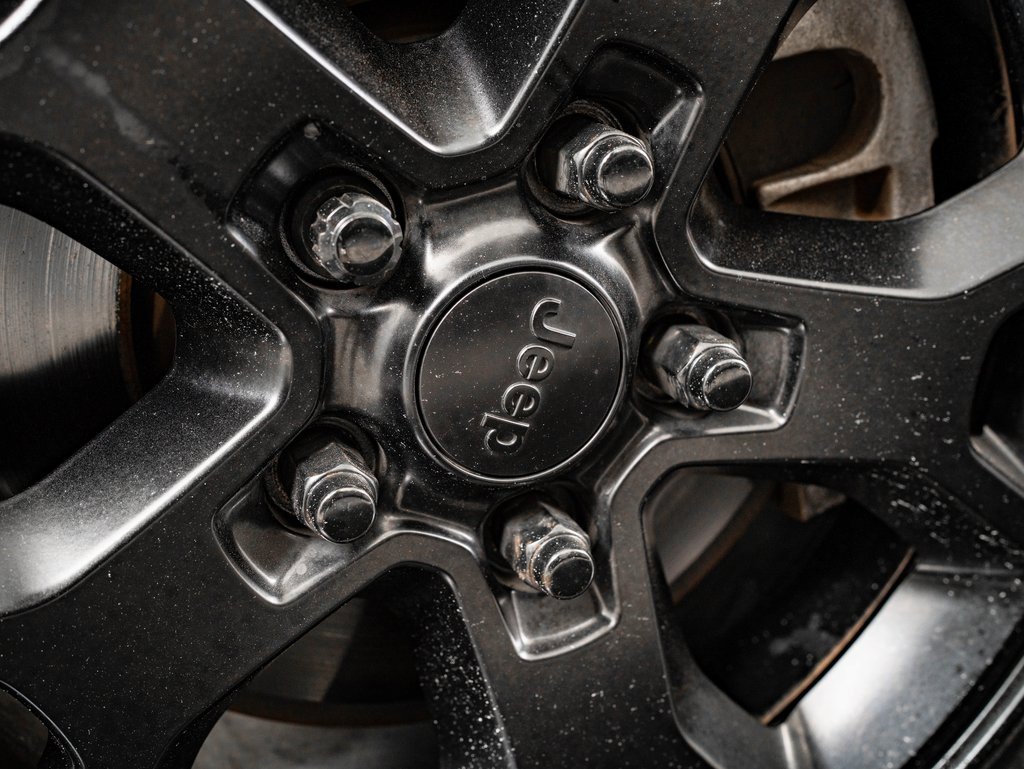 Used 2022 Jeep Wrangler Willys image 8