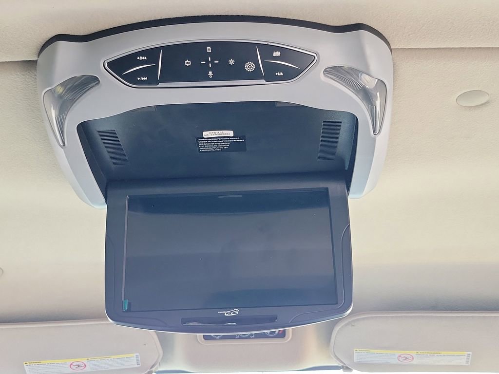 Used 2016 GMC Savana 3500 LS image 18