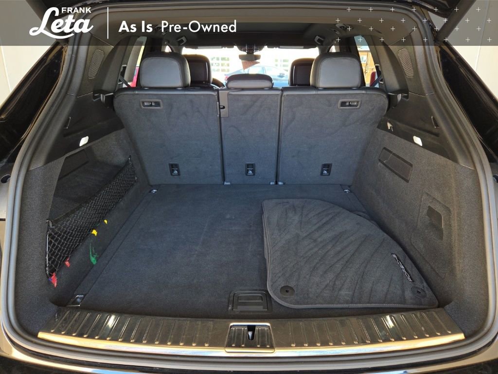 Used 2022 Porsche Cayenne w/ Premium Package image 41