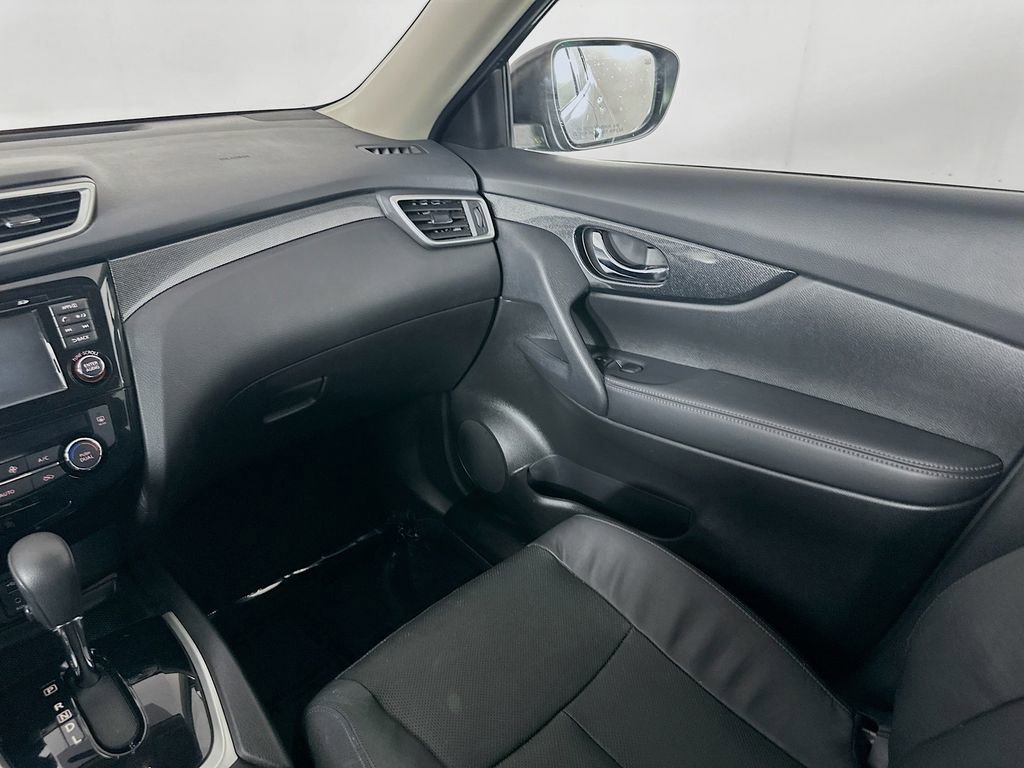 Used 2015 Nissan Rogue SL AWD/4WD image 30