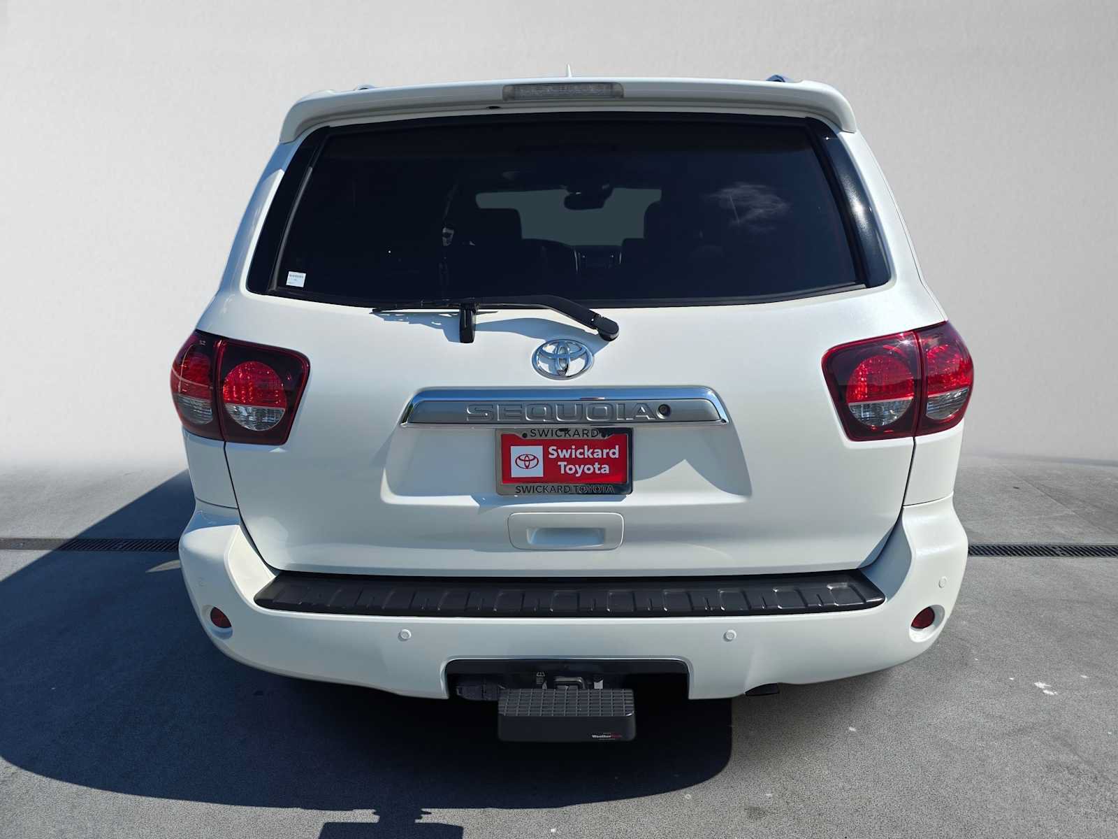 Used 2018 Toyota Sequoia Platinum AWD/4WD image 4