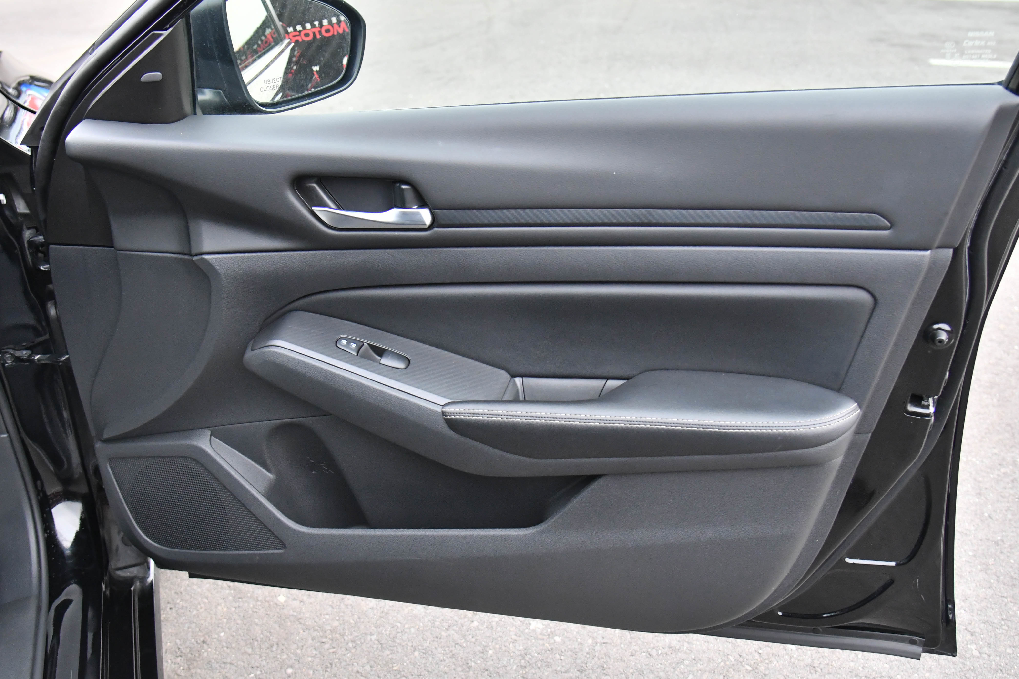 Used 2024 Nissan Altima 2.5 SV image 38