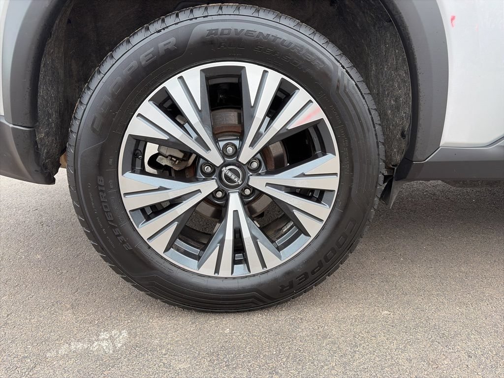 Used 2023 Nissan Rogue SV AWD/4WD image 11