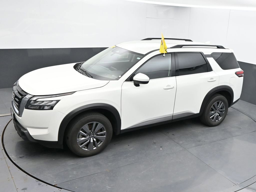 Used 2025 Nissan Pathfinder SV AWD/4WD image 40