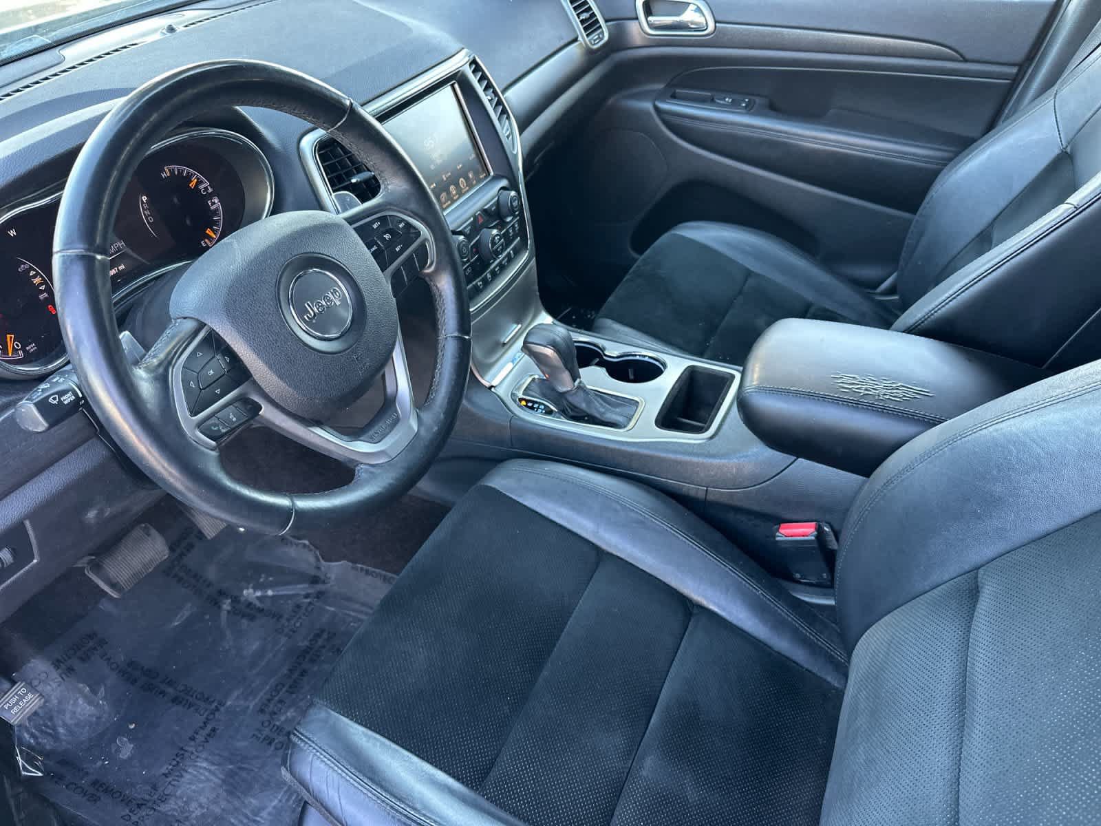 Used 2017 Jeep Grand Cherokee Altitude AWD/4WD image 12