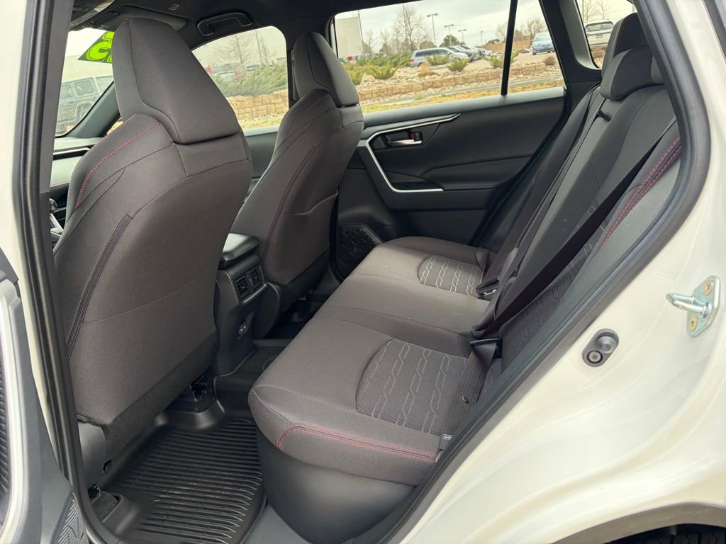 Used 2025 Toyota RAV4 SE image 11