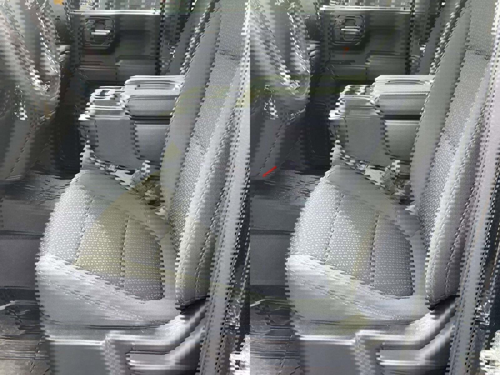 Used 2022 Chevrolet Silverado 2500 Custom w/ Custom Value Package image 12