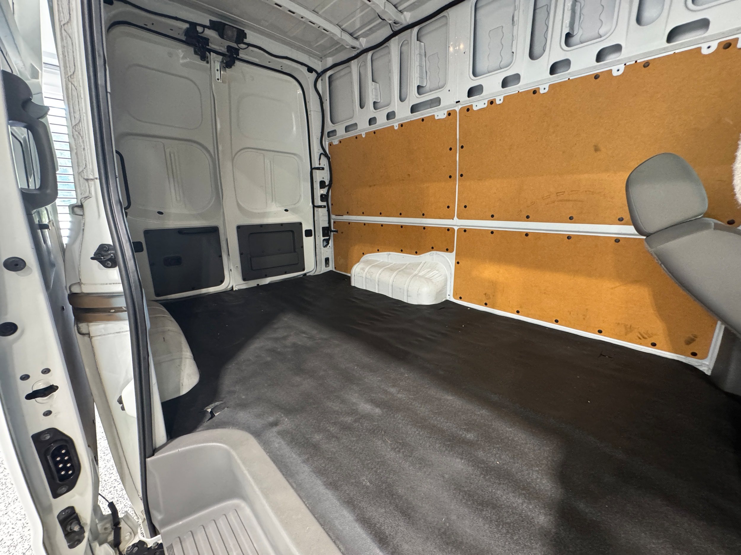 Used 2019 Nissan NV 2500 SV RWD image 10