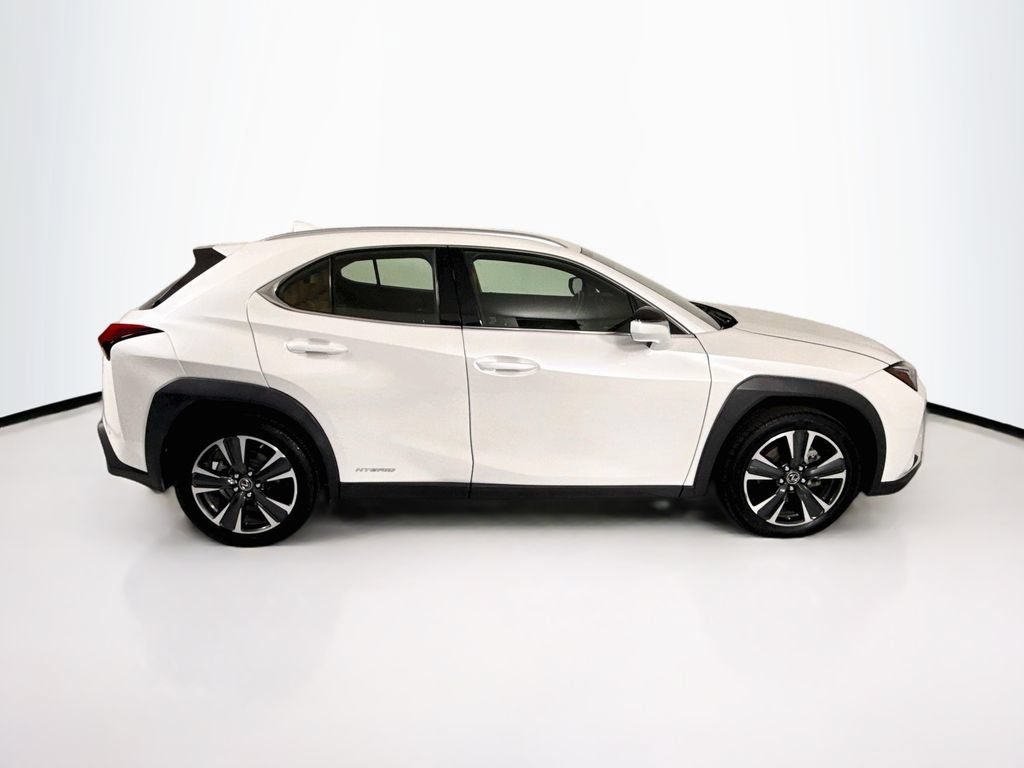 Used 2022 Lexus UX 250h w/ Accessory Package (Z2) AWD/4WD image 4