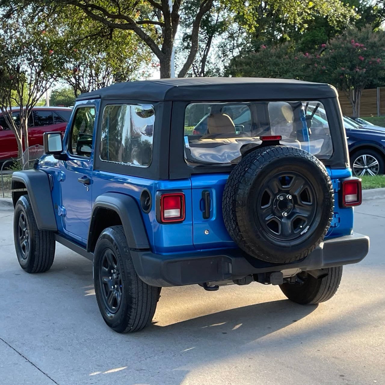 Used 2023 Jeep Wrangler Sport AWD/4WD image 4