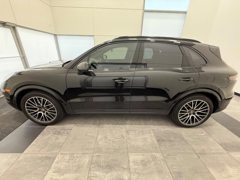 Certified 2023 Porsche Cayenne S image 2