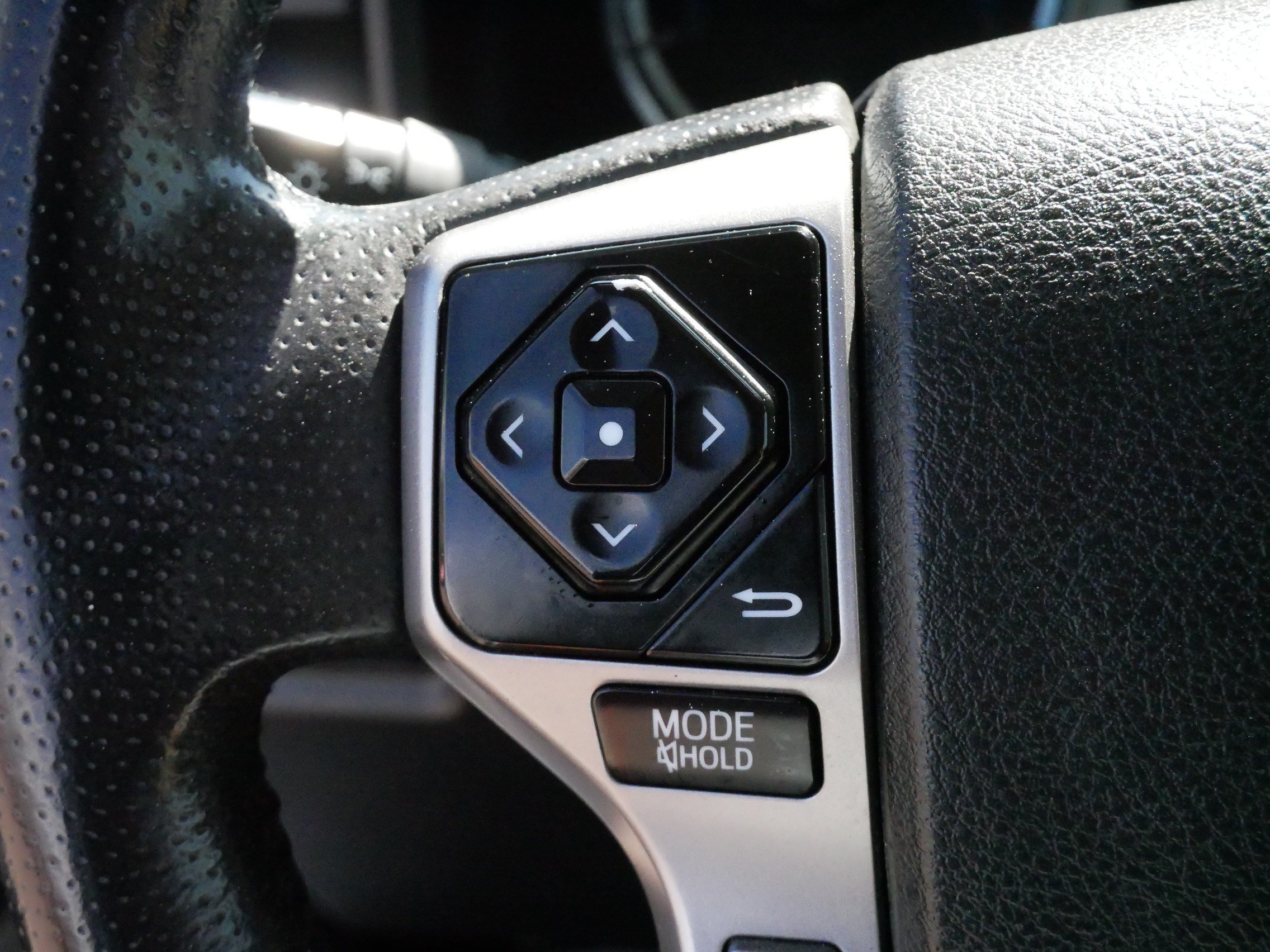 Used 2018 Toyota 4Runner Limited AWD/4WD image 22