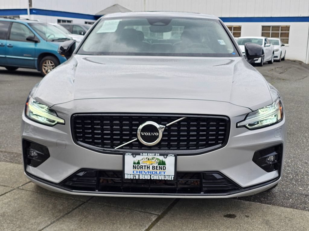 Used 2025 Volvo S60 B5 Core AWD/4WD image 2