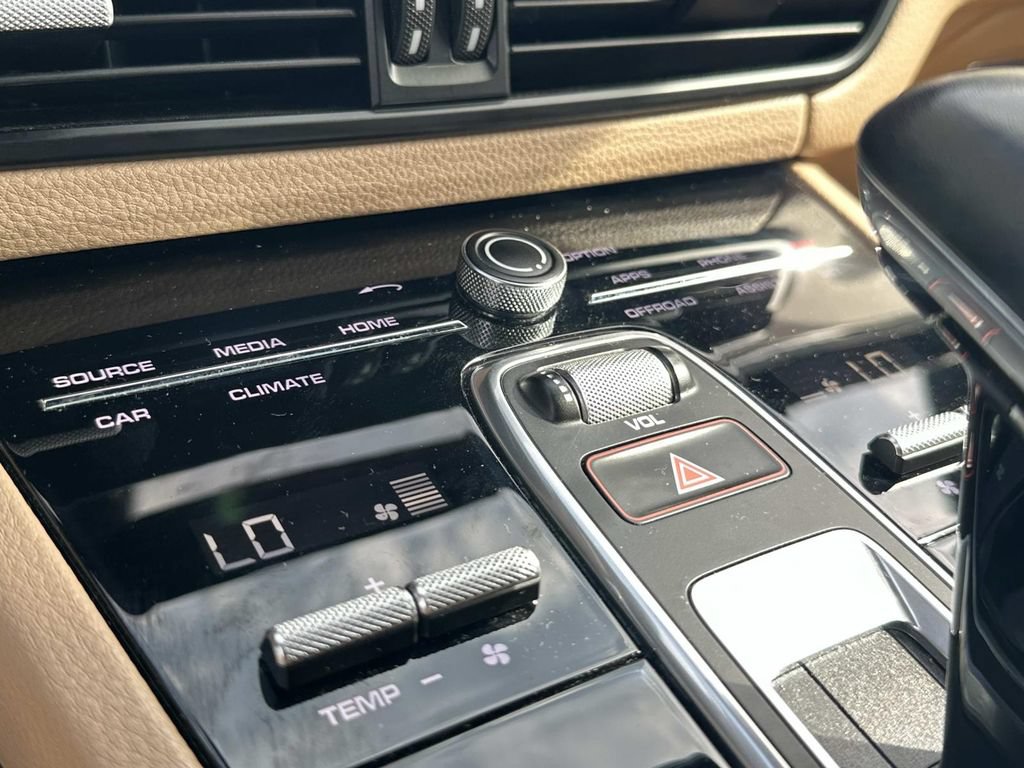 Used 2019 Porsche Cayenne AWD/4WD image 22