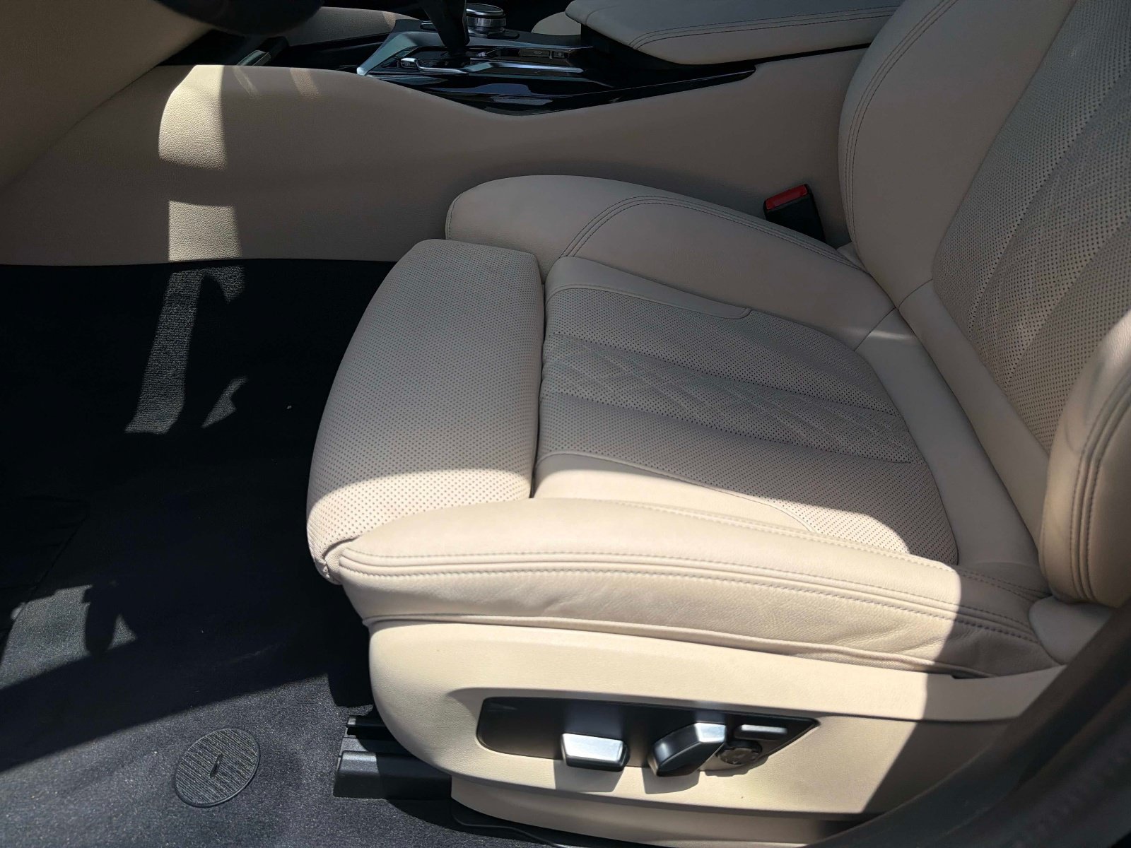 Used 2023 BMW 540i xDrive w/ Premium Package AWD/4WD image 39