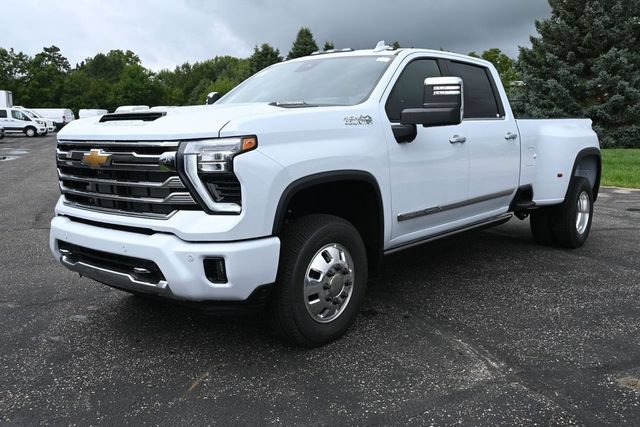 New 2026 Chevrolet Silverado 3500 High Country w/ High Country Premium Package AWD/4WD image 10