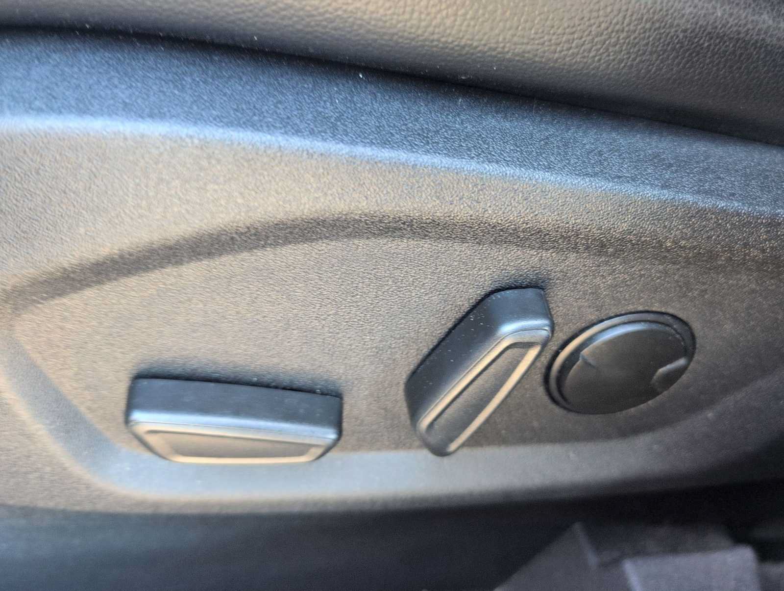 Used 2024 Ford Edge SEL AWD/4WD image 17