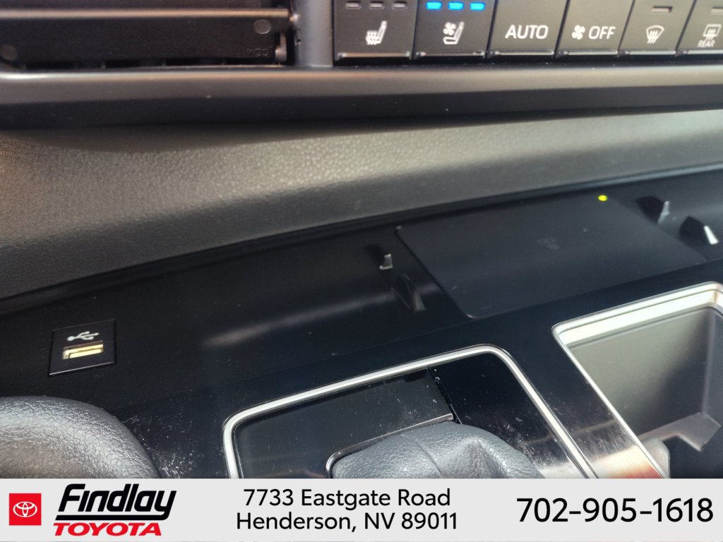 Certified 2025 Toyota Sienna Limited FWD image 28