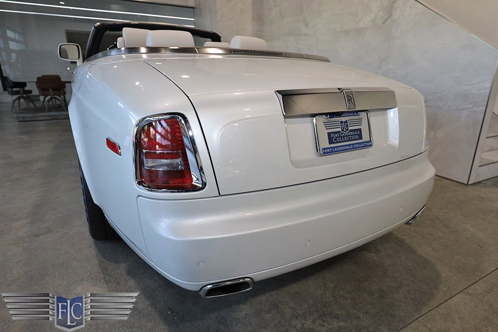 Used 2017 Rolls-Royce Phantom Drophead Coupe image 10