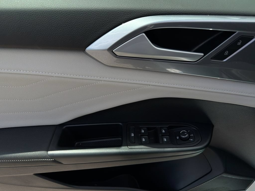 New 2026 Volkswagen Taos SEL AWD/4WD image 15